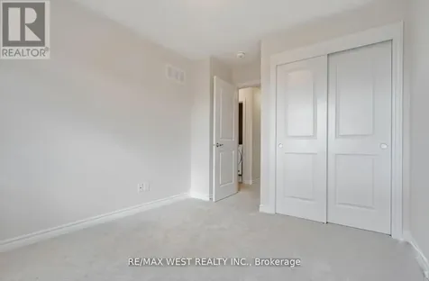 1026 Kijik Crescent East Ottawa ON K1X 1G6