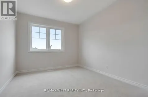 1026 Kijik Crescent East Ottawa ON K1X 1G6