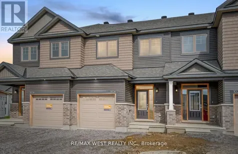 1026 Kijik Crescent East Ottawa ON K1X 1G6