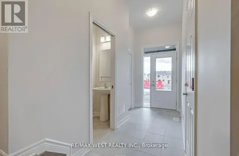 1026 Kijik Crescent East Ottawa ON K1X 1G6