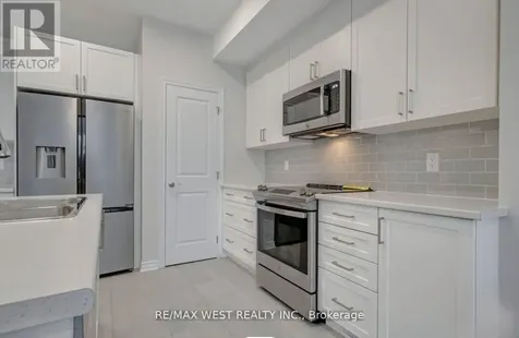 1026 Kijik Crescent East Ottawa ON K1X 1G6