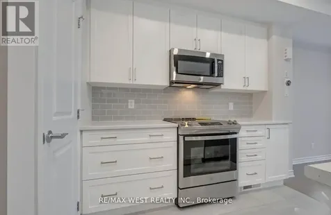 1026 Kijik Crescent East Ottawa ON K1X 1G6
