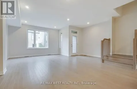 1026 Kijik Crescent East Ottawa ON K1X 1G6