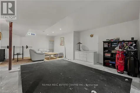 444 Burnett Avenue Cambridge ON N1T 1L3