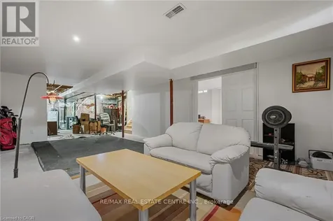 444 Burnett Avenue Cambridge ON N1T 1L3