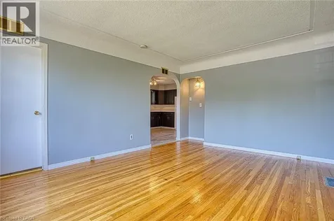 39 Chester Road Stoney Creek ON L8E 1X8