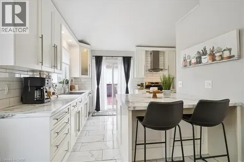 32 Allan Avenue Hamilton ON L8H 2C9