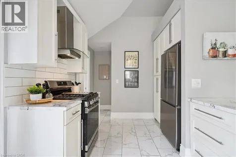 32 Allan Avenue Hamilton ON L8H 2C9