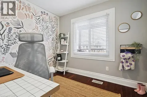 32 Allan Avenue Hamilton ON L8H 2C9