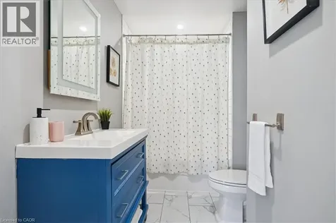 32 Allan Avenue Hamilton ON L8H 2C9