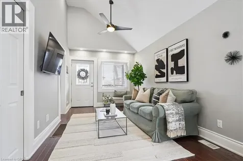 32 Allan Avenue Hamilton ON L8H 2C9