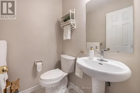 17 Eaton Street Halton Hills (georgetown) ON L7G 5L4