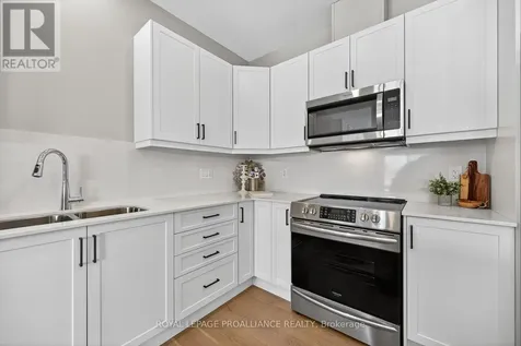 9 Ben Tekamp Terrace Brockville ON K0E 0E8