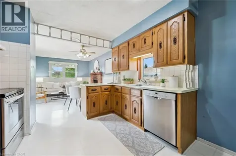 441 Highland Road East Kitchener ON N2M 3W8