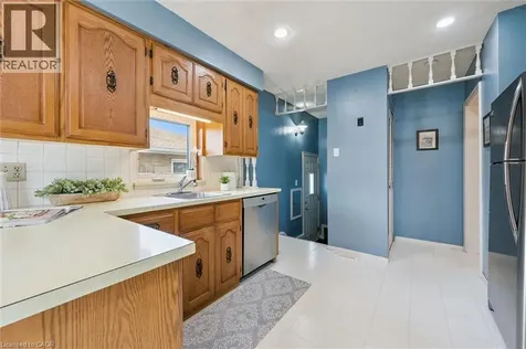 441 Highland Road East Kitchener ON N2M 3W8