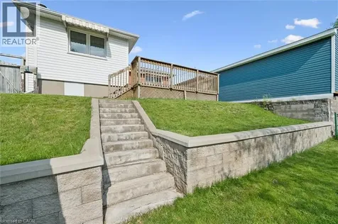 441 Highland Road East Kitchener ON N2M 3W8