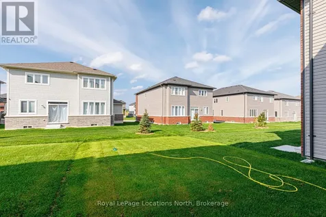 24 Lisa Street Wasaga Beach ON L9Y 0K8