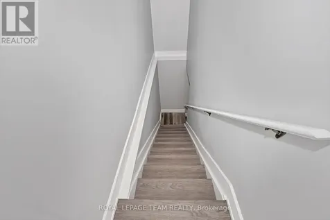 12 Largo Crescent Ottawa ON K2G 3C7