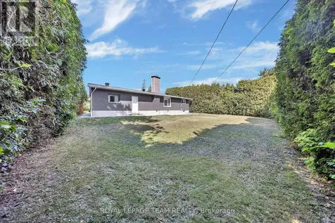 12 Largo Crescent Ottawa ON K2G 3C7