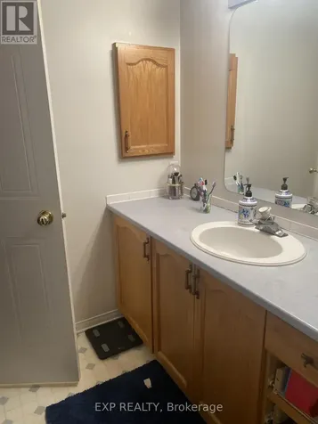 1639 Locksley Lane Ottawa ON K1J 1B6