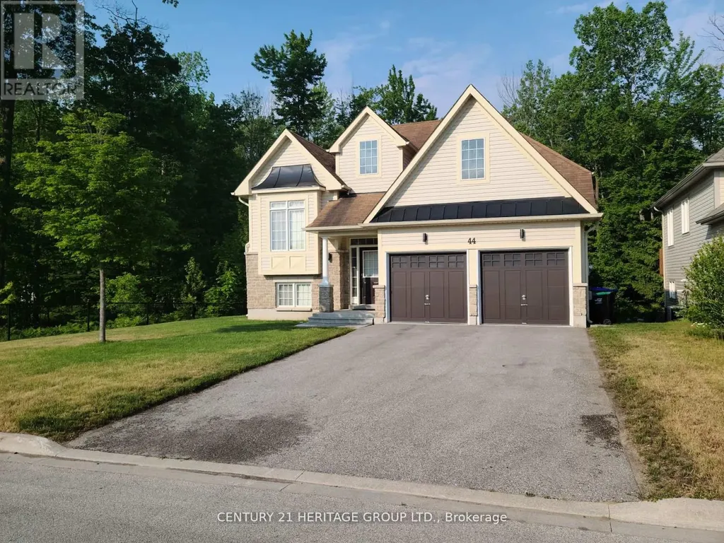 44 White Sands Way Wasaga Beach ON L9Z 0C6