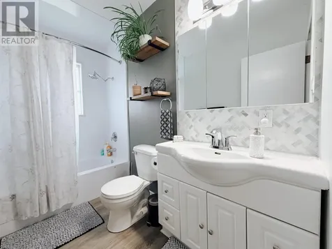 1267 Valley Drive Kenora ON P9N 2W8