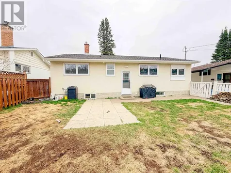 1267 Valley Drive Kenora ON P9N 2W8