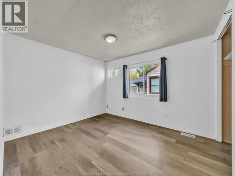 1183 Felix Avenue Windsor ON N9C 3L6