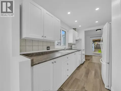1183 Felix Avenue Windsor ON N9C 3L6