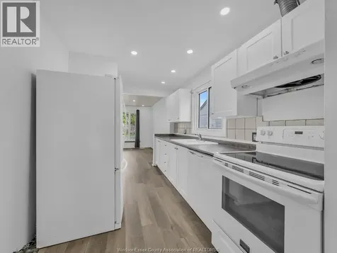 1183 Felix Avenue Windsor ON N9C 3L6