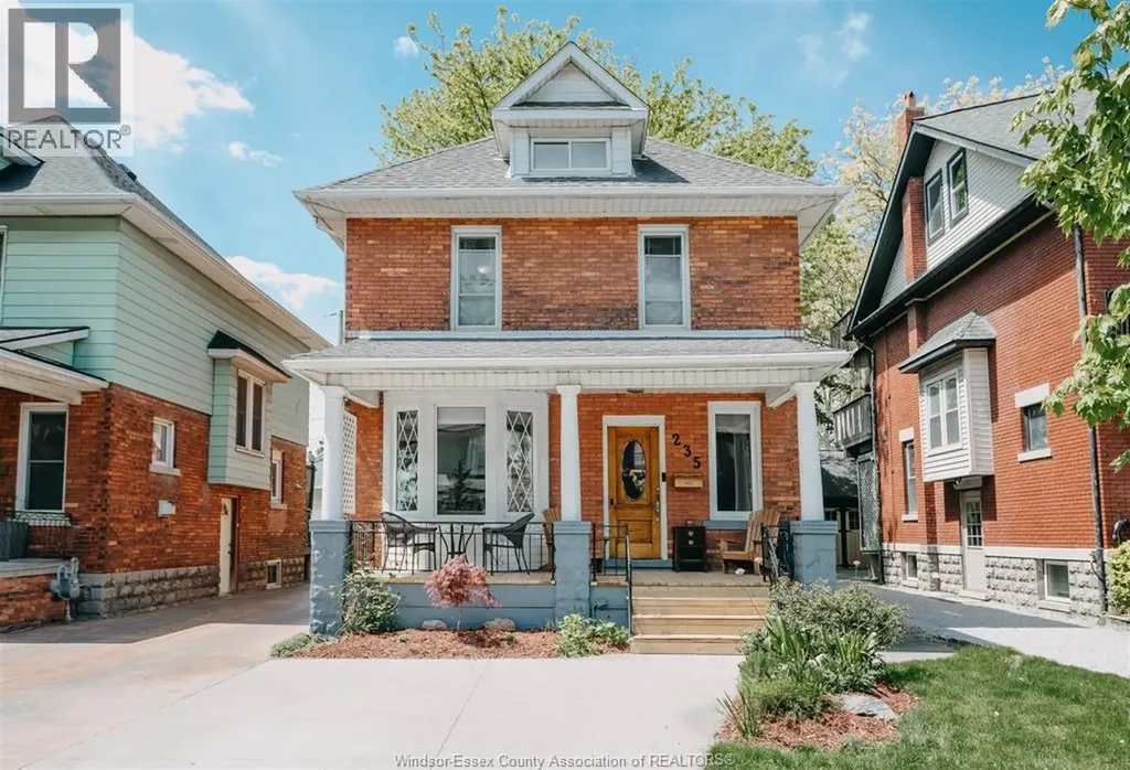 235 Oak Avenue Windsor ON N9A 5E5