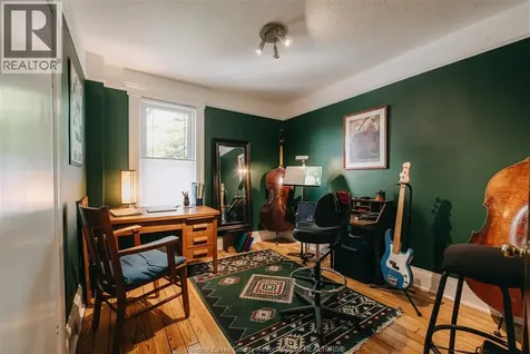 235 Oak Avenue Windsor ON N9A 5E5