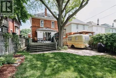 235 Oak Avenue Windsor ON N9A 5E5
