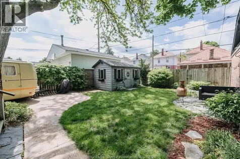 235 Oak Avenue Windsor ON N9A 5E5