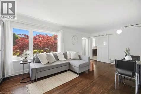 94 Clarendon Avenue Hamilton ON L9A 3A3