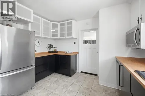 94 Clarendon Avenue Hamilton ON L9A 3A3