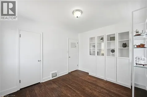 94 Clarendon Avenue Hamilton ON L9A 3A3