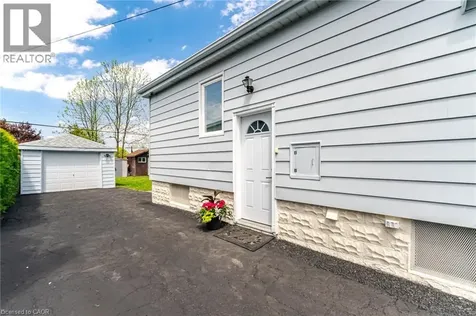 94 Clarendon Avenue Hamilton ON L9A 3A3