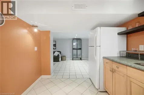 94 Clarendon Avenue Hamilton ON L9A 3A3