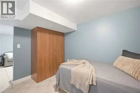 94 Clarendon Avenue Hamilton ON L9A 3A3