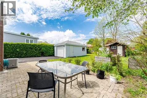 94 Clarendon Avenue Hamilton ON L9A 3A3