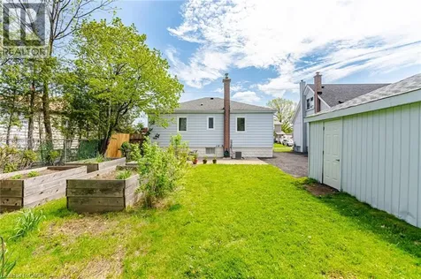 94 Clarendon Avenue Hamilton ON L9A 3A3