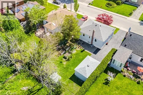 94 Clarendon Avenue Hamilton ON L9A 3A3