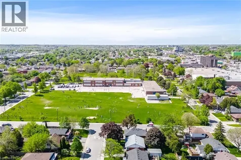 94 Clarendon Avenue Hamilton ON L9A 3A3