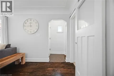 94 Clarendon Avenue Hamilton ON L9A 3A3