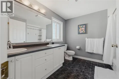 113 Hollyridge Crescent Kitchener ON N2N 3N5