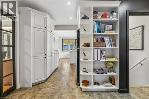 316 River Side Drive Oakville ON L6K 3N4