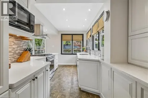 316 River Side Drive Oakville ON L6K 3N4