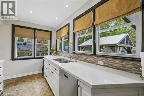 316 River Side Drive Oakville ON L6K 3N4