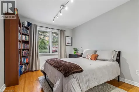 316 River Side Drive Oakville ON L6K 3N4
